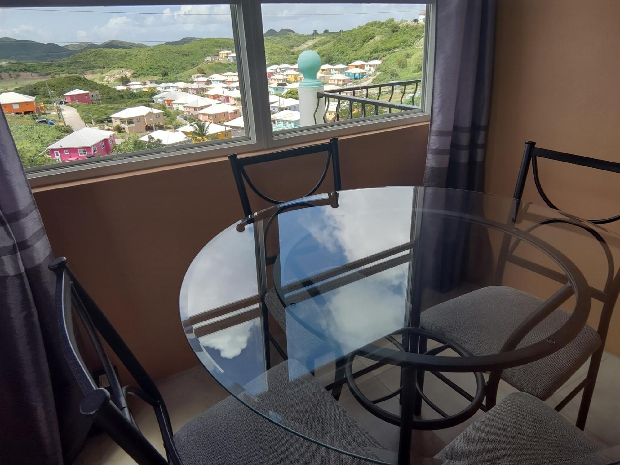 Zeus Estate Guesthouse St. John's المظهر الخارجي الصورة