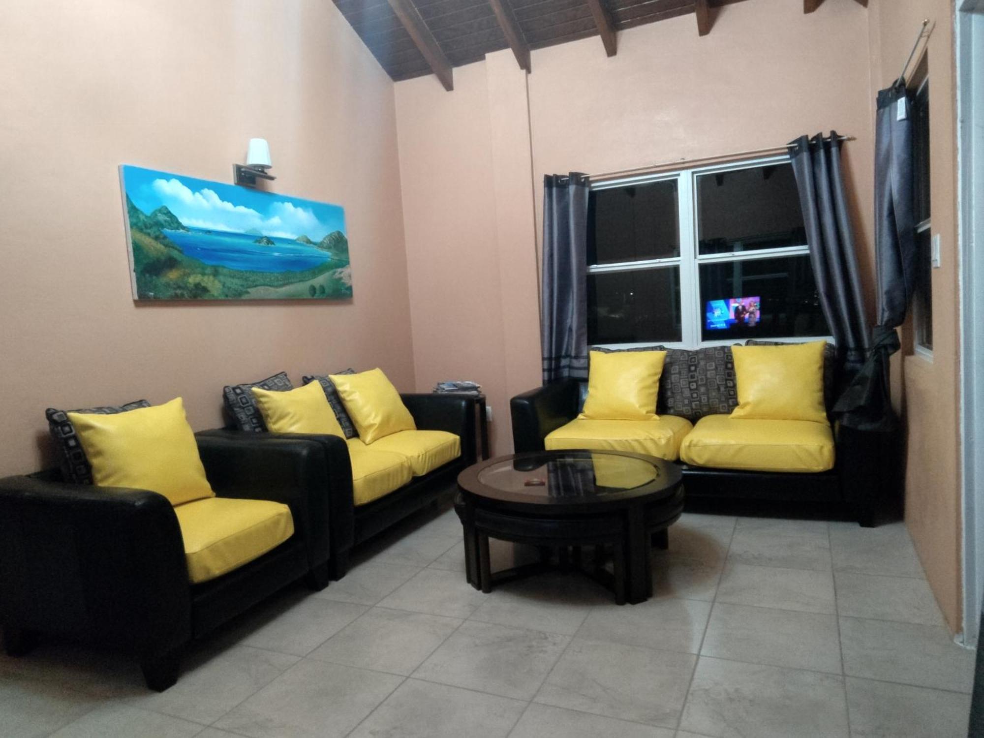 Zeus Estate Guesthouse St. John's المظهر الخارجي الصورة