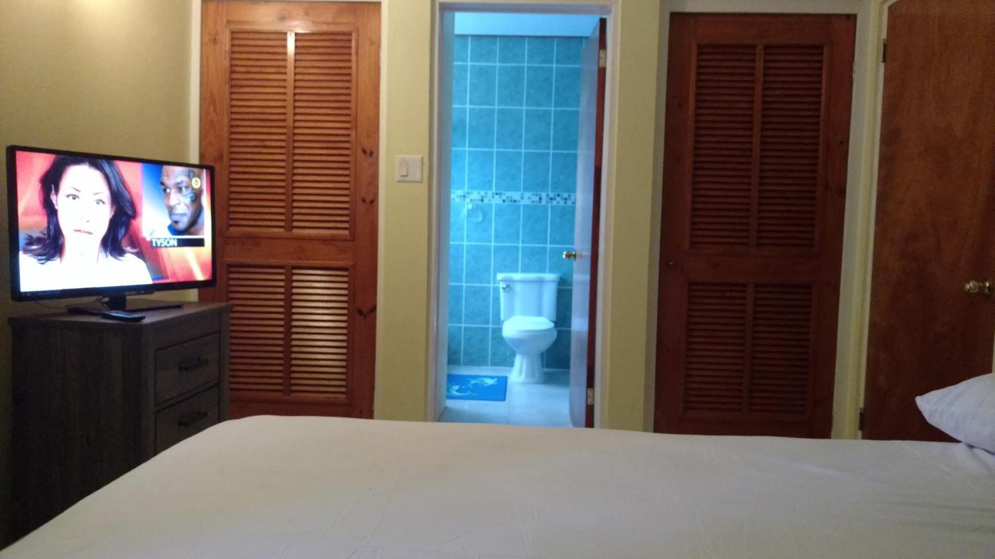 Zeus Estate Guesthouse St. John's المظهر الخارجي الصورة