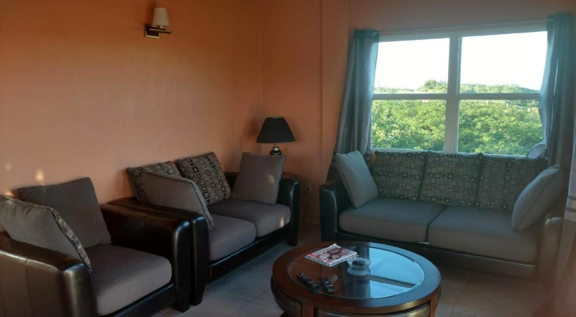 Zeus Estate Guesthouse St. John's المظهر الخارجي الصورة