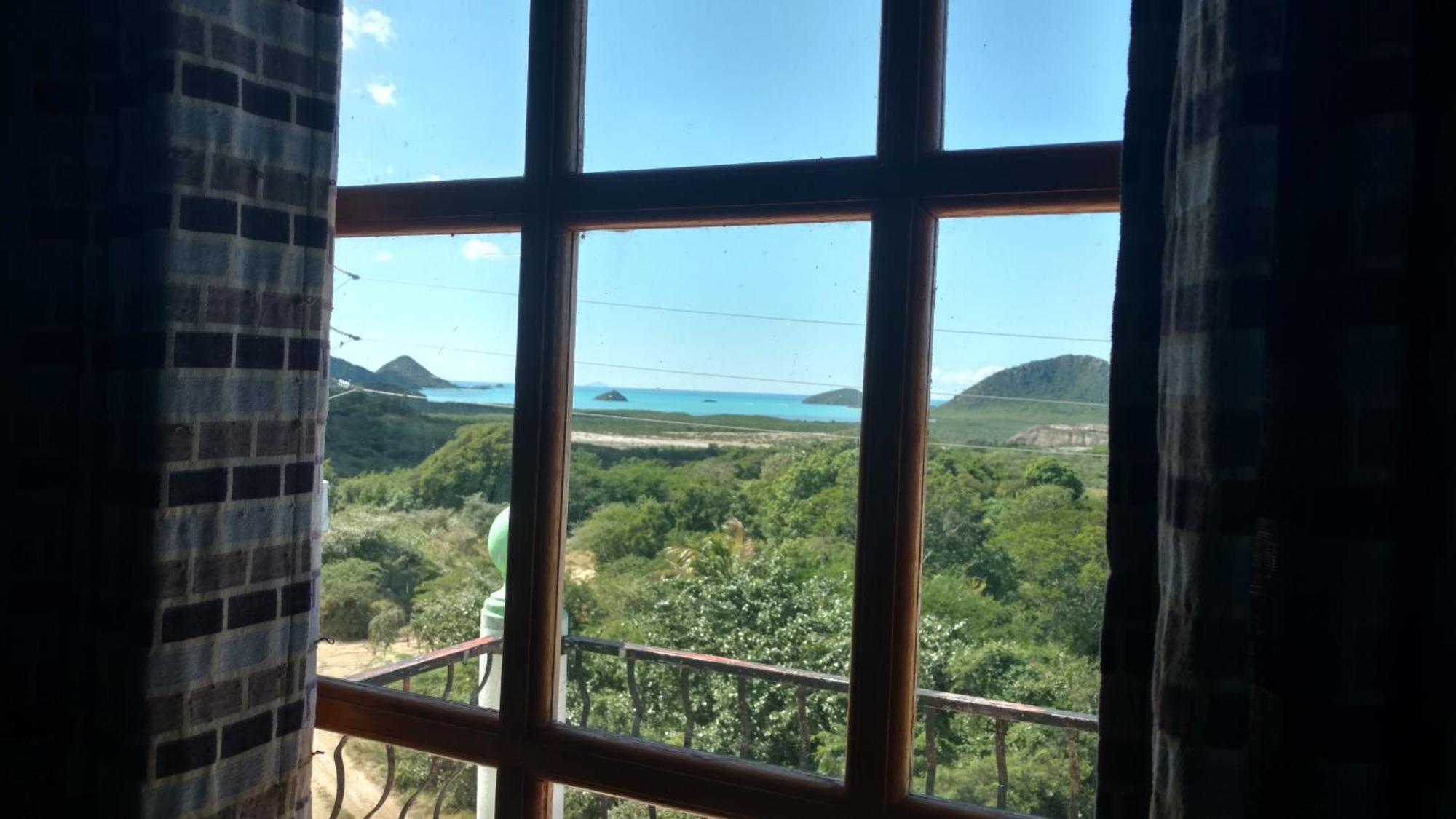 Zeus Estate Guesthouse St. John's المظهر الخارجي الصورة